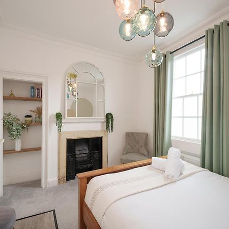 The Haze House - 4 Bed Townhouse Lägenhet Bath Exteriör bild